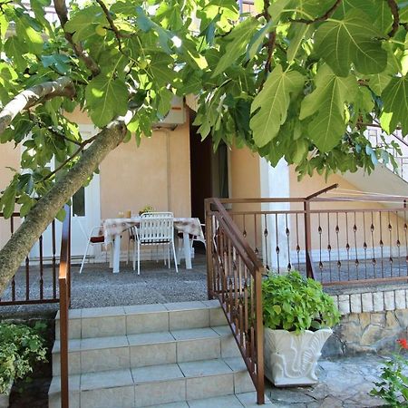 Apartments Grzetic Malinska Exterior photo