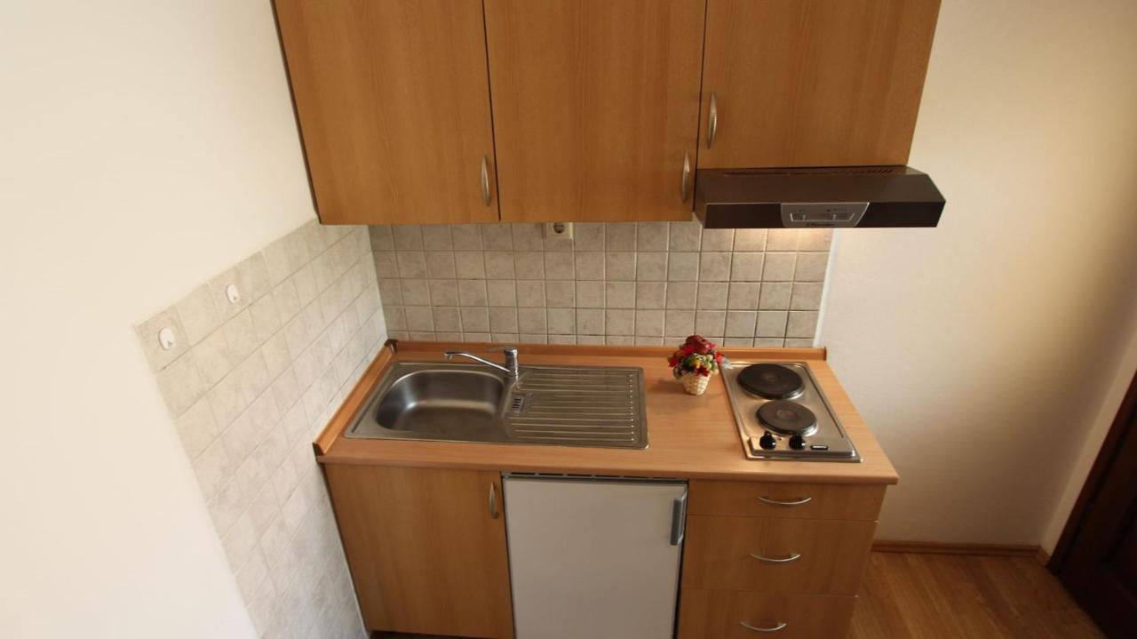 Apartments Grzetic Malinska Exterior photo