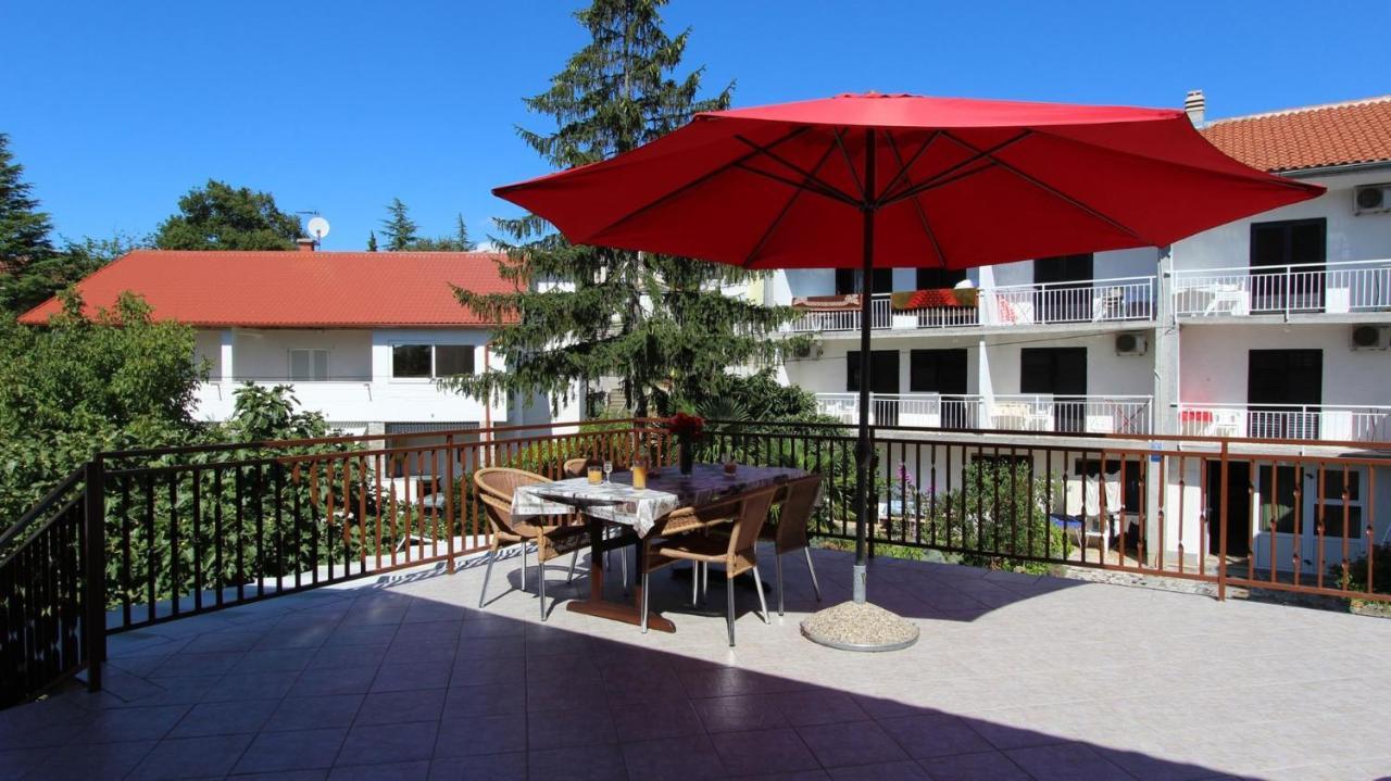 Apartments Grzetic Malinska Exterior photo