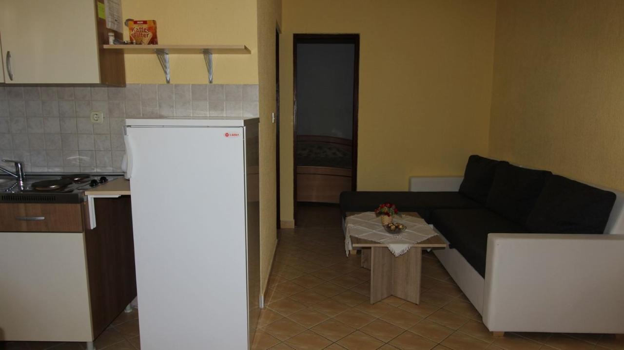 Apartments Grzetic Malinska Exterior photo