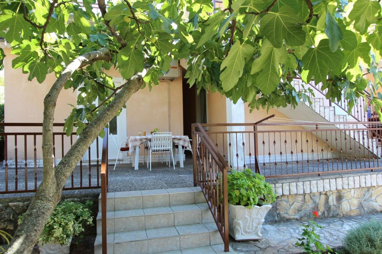 Apartments Grzetic Malinska Exterior photo