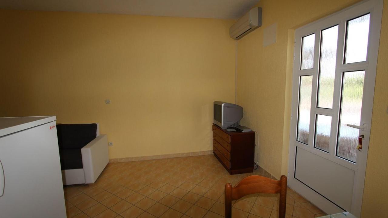Apartments Grzetic Malinska Exterior photo